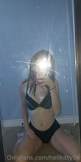 hellkitty56 Nahé Úniky OnlyFans Fotka 1