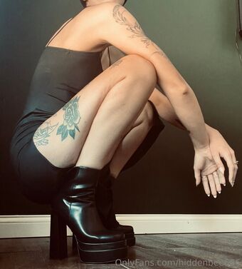 hiddenbee666 Nahé Úniky OnlyFans Fotka 1