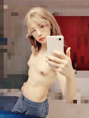 Homealone Nahé Úniky OnlyFans Fotka 29
