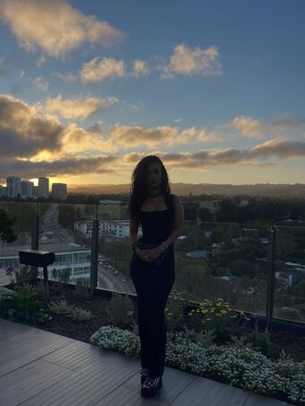 Honnete Bas Nahé Úniky OnlyFans Fotka 53
