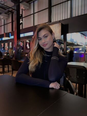 Iane Deville Nahé Úniky OnlyFans Fotka 2