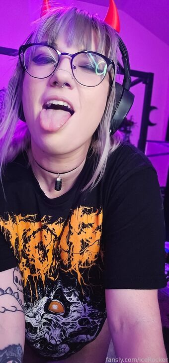 IceRocker Nahé Úniky OnlyFans Fotka 58