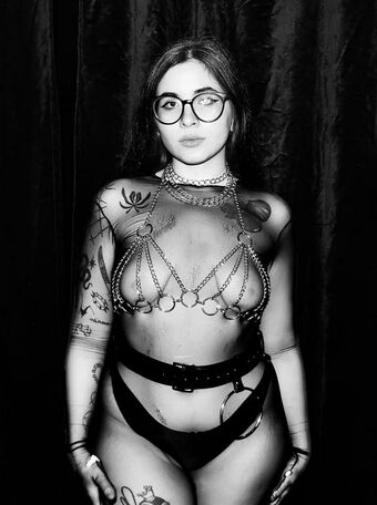 ineliide Nahé Úniky OnlyFans Fotka 2