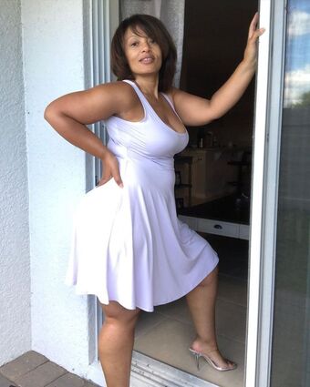 Ingrid Smith Nahé Úniky OnlyFans Fotka 14