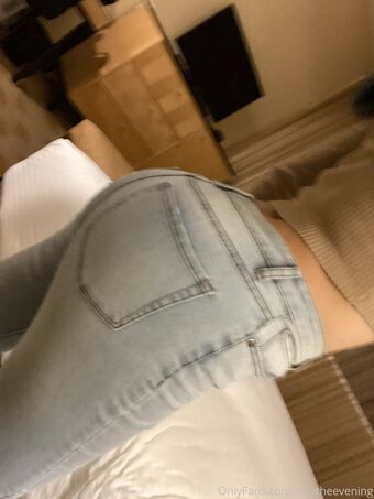 intotheevening Nahé Úniky OnlyFans Fotka 11