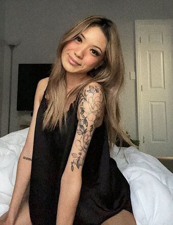 Iris Haw Nahé Úniky OnlyFans Fotka 9