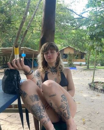 isadaora Nahé Úniky OnlyFans Fotka 2