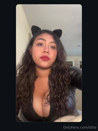 ititie Nahé Úniky OnlyFans Fotka 17