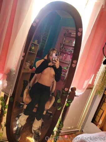 jackiered Nahé Úniky OnlyFans Fotka 17