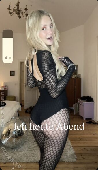 Julia Wulf Nahé Úniky OnlyFans Fotka 321