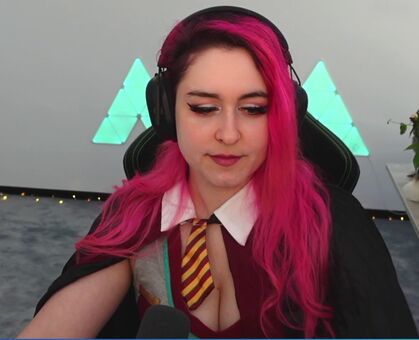 Juliversal Nahé Úniky OnlyFans Fotka 24
