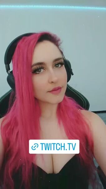 Juliversal Nahé Úniky OnlyFans Fotka 33