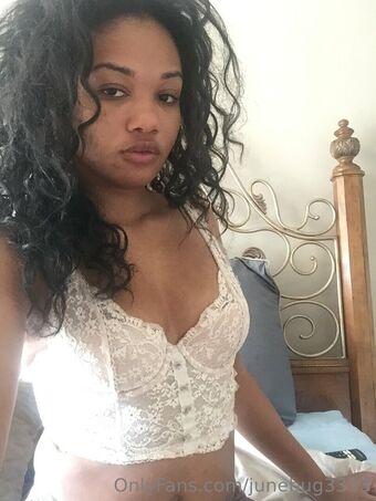 junebug3333 Nahé Úniky OnlyFans Fotka 14