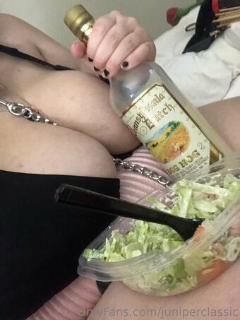 juniperclassic Nahé Úniky OnlyFans Fotka 12