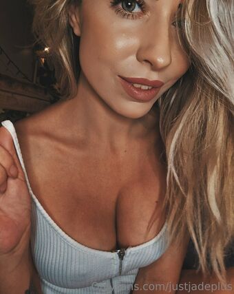justjadeplus Nahé Úniky OnlyFans Fotka 15