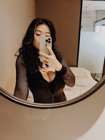kaemee Nahé Úniky OnlyFans Fotka 14