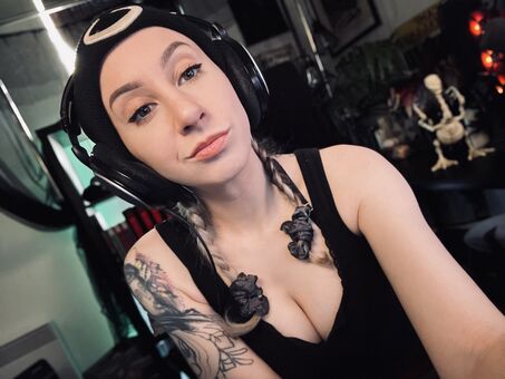 Katlink Nahé Úniky OnlyFans Fotka 4