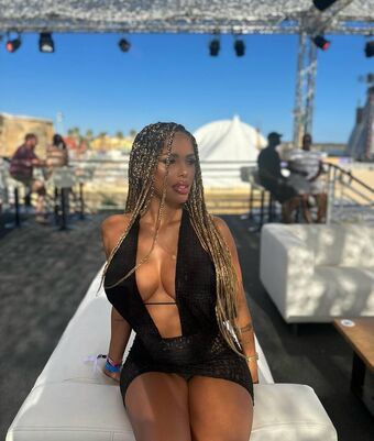 Kika Nahé Úniky OnlyFans Fotka 11