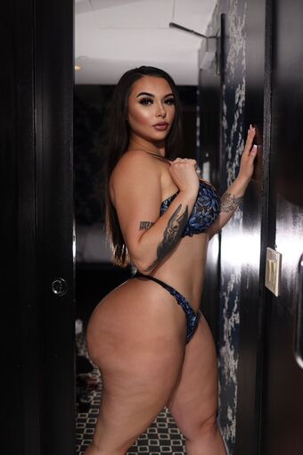 Kileylyn Nahé Úniky OnlyFans Fotka 9
