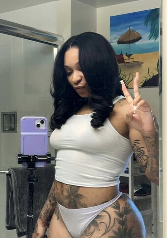 knzilou Nahé Úniky OnlyFans Fotka 10