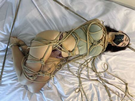 kyara.in.ropes