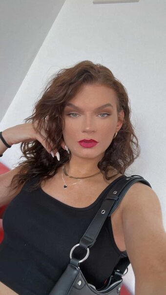 Lana Devone Nahé Úniky OnlyFans Fotka 18