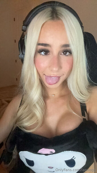 lapdog Nahé Úniky OnlyFans Fotka 19
