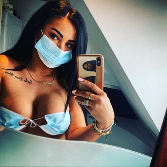 Larisa Munteanu Nahé Úniky OnlyFans Fotka 3