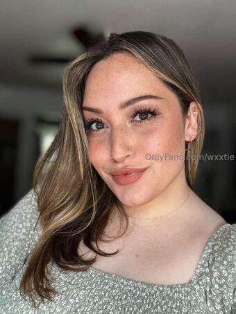 Laur Nahé Úniky OnlyFans Fotka 15