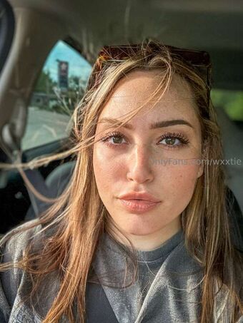 Laur Nahé Úniky OnlyFans Fotka 17