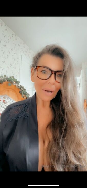 Lea Walker Nahé Úniky OnlyFans Fotka 7