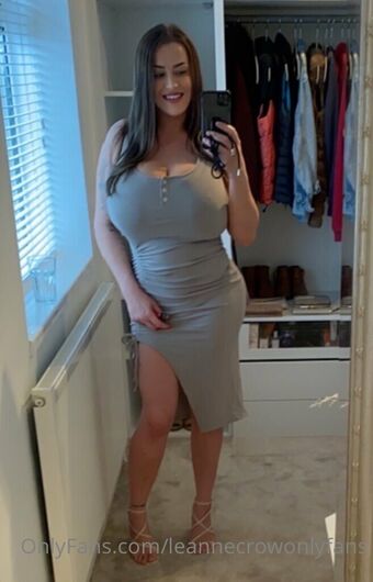 leannecrowonlyfans