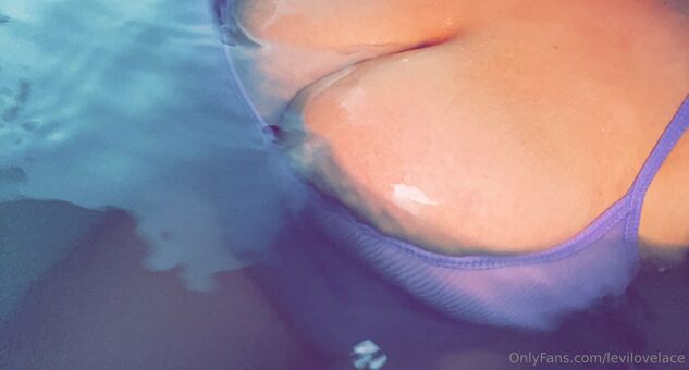 levilovelace Nahé Úniky OnlyFans Fotka 18