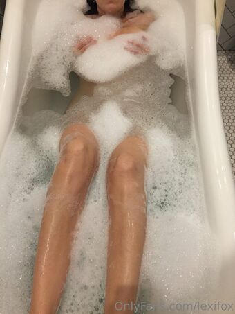 lexifox Nahé Úniky OnlyFans Fotka 19
