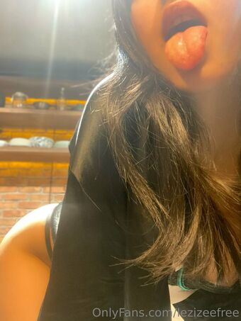 lezizeefree Nahé Úniky OnlyFans Fotka 35
