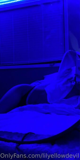 Lilyellowdevil Nahé Úniky OnlyFans Fotka 4