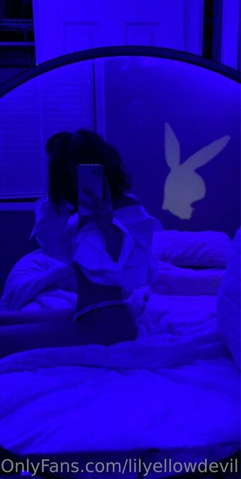 Lilyellowdevil Nahé Úniky OnlyFans Fotka 7