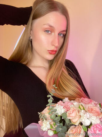 lisastorm Nahé Úniky OnlyFans Fotka 11