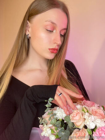 lisastorm Nahé Úniky OnlyFans Fotka 12