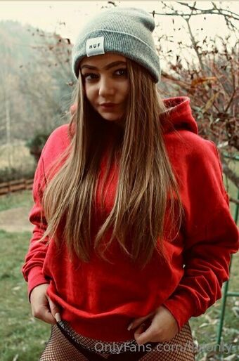 livionly Nahé Úniky OnlyFans Fotka 36