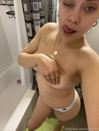 lolaslimm Nahé Úniky OnlyFans Fotka 14