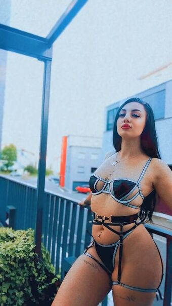 Loreeex Nahé Úniky OnlyFans Fotka 3