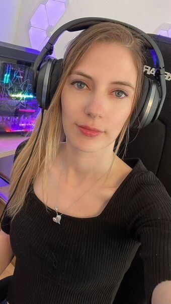 Lory Nahé Úniky OnlyFans Fotka 15