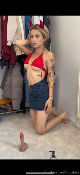 lottielake Nahé Úniky OnlyFans Fotka 13