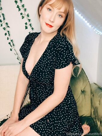 Lovewitch Nahé Úniky OnlyFans Fotka 1