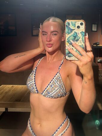 Lucycombe Nahé Úniky OnlyFans Fotka 118