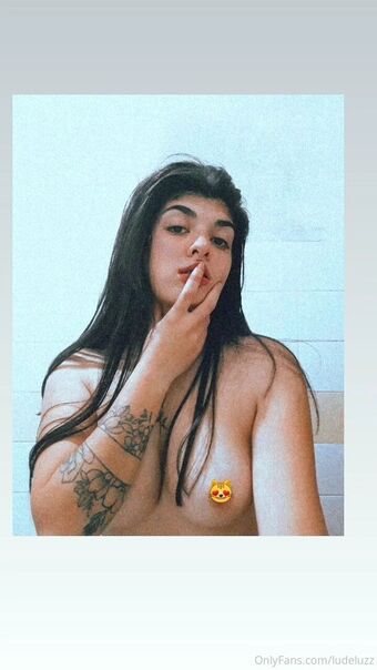 ludeluzz Nahé Úniky OnlyFans Fotka 3