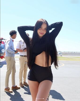 lyna_com2000 Nahé Úniky OnlyFans Fotka 15
