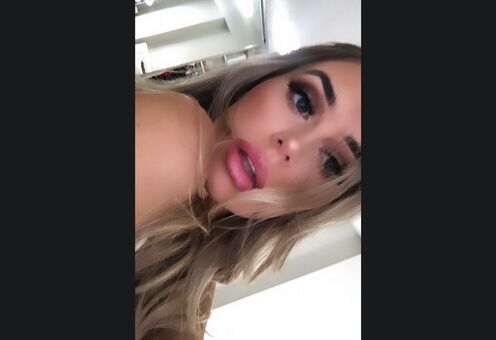 Mackenzie Carson Nahé Úniky OnlyFans Fotka 19