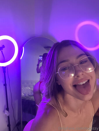 maezzy Nahé Úniky OnlyFans Fotka 17